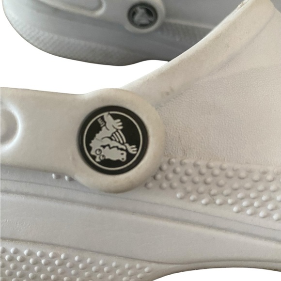 Crocs Light Blue Baya ClogThese clogs are a variation of the classic Crocs - Picture 4 of 8